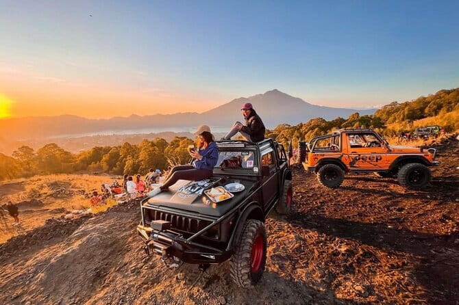 4WD Jeep Mount Batur Sunrise Experience By Bali Volcano Jeep - Group size, guiding style, and what “English-speaking guide” means