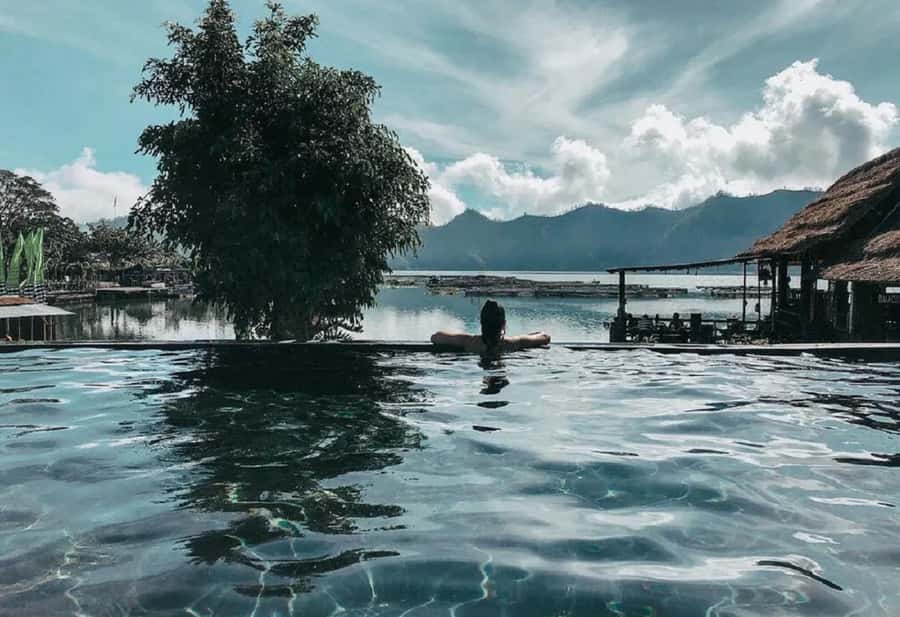 Bali: Batur Natural Hot Spring Entrance Ticket - On-Site Welcome Drink, Towels, Lockers, and Toiletries