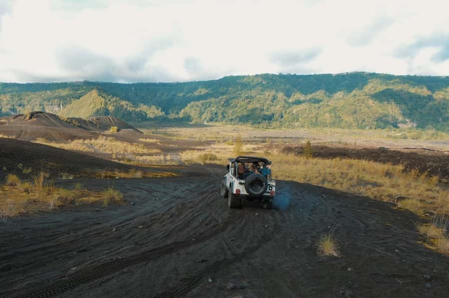 Bali: Day/Sunset Mount Batur 4WD Jeep and Natural Hot Spring - Day pickup vs sunset timing: when you should go