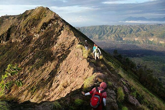 Bali Mount Batur Guide - Descent to Toya Bungkah Village at 8 AM: Switching from High Effort to Rhythm