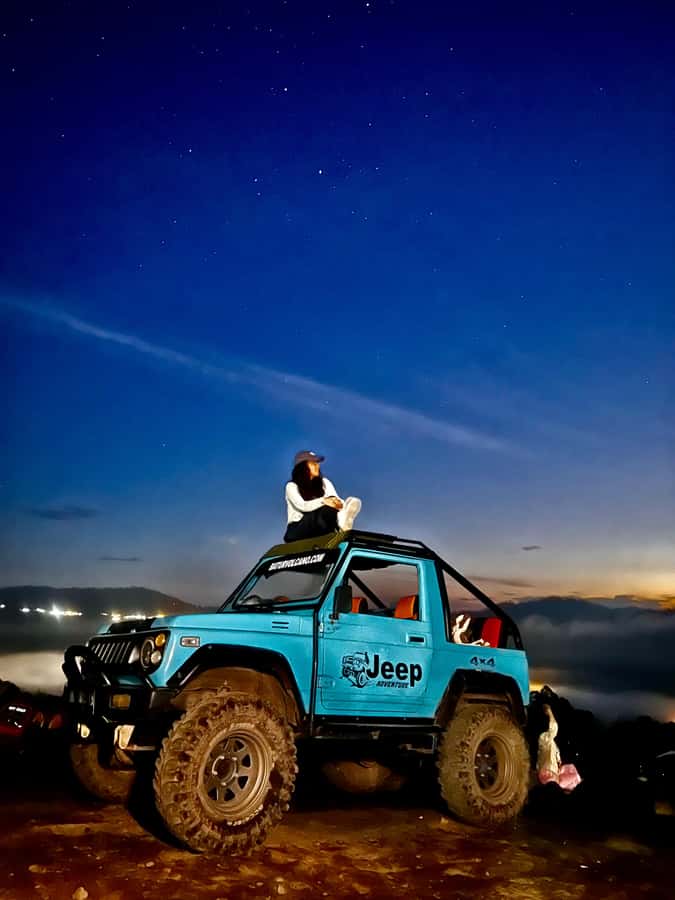 Bali: Mount batur jeep sunrise & natural hot springs - After sunrise: exploring the black lava fields like a different Bali