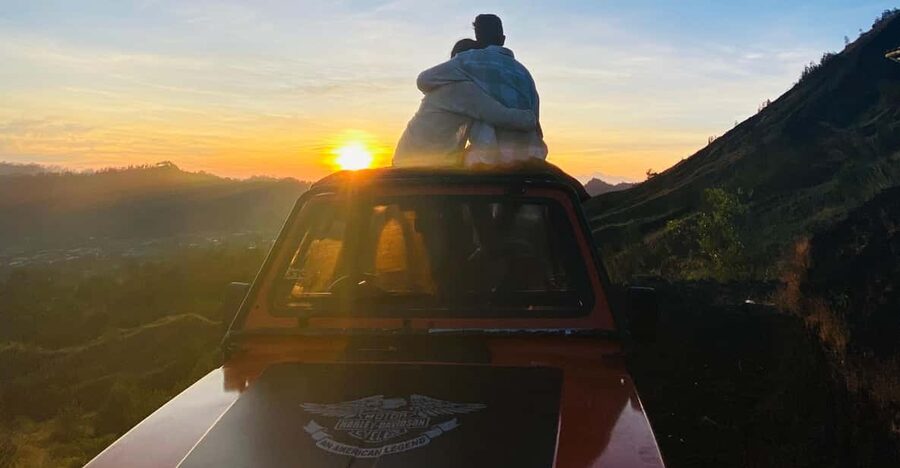 bali: Mount Batur Jeep Sunrise with Breakfast & Hot Spring - What Happens at 4:15am: Breakfast, Sunrise, and Mountain Views