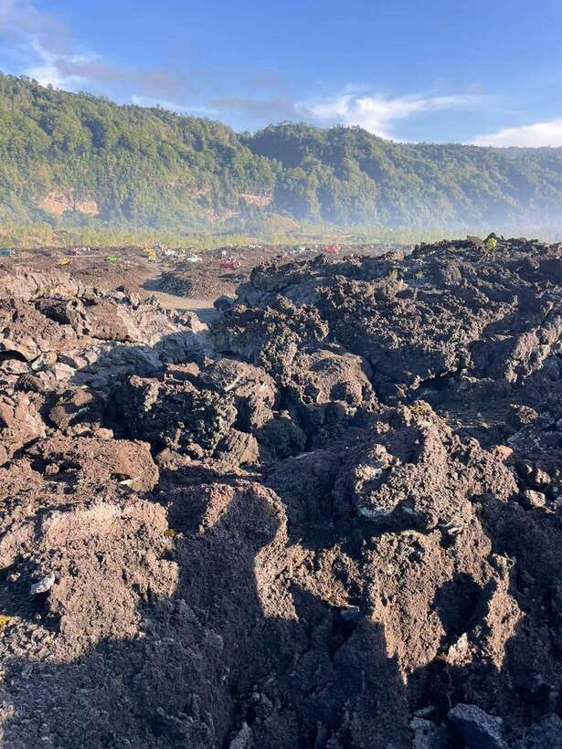 Bali: Mount Batur Jeep Sunrise With Hotspring Option - Mount Batur summit time: sunrise viewing with a real “from dark to color” moment
