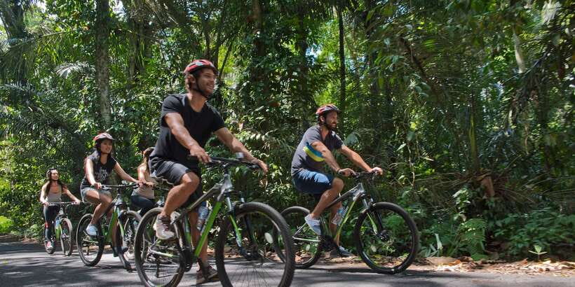 Bali: Mount Batur Mountain Biking Adventure with Lunch - The standout moment: stopping at your guide’s family compound