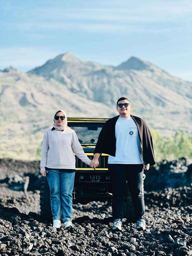Bali: Mount Batur Sunrise and Black Lava Jeep Tour - Sunrise on Mount Batur: Coffee, Roof Views, and Photo Timing