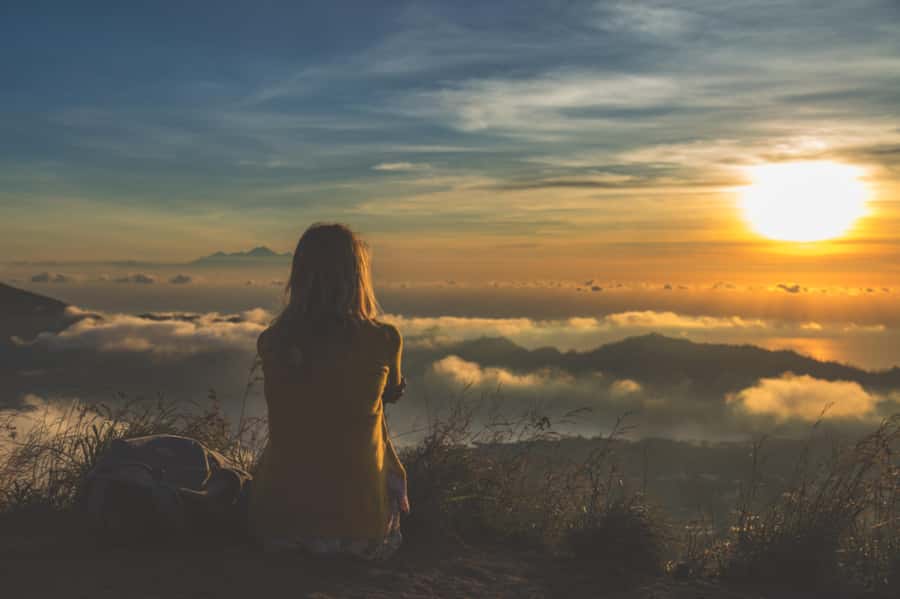 Bali: Mount Batur Sunrise Hike Including Transfer & All Cost - Summit timing: sunrise views, boxed breakfast, and Mount Agung if the day cooperates