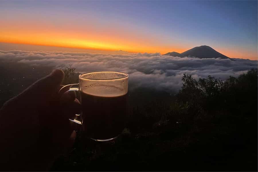 Bali: Mount Batur Sunrise Hike Including Transfer & All Cost - The descent: loose gravel, careful steps, and a return by around 8:30am