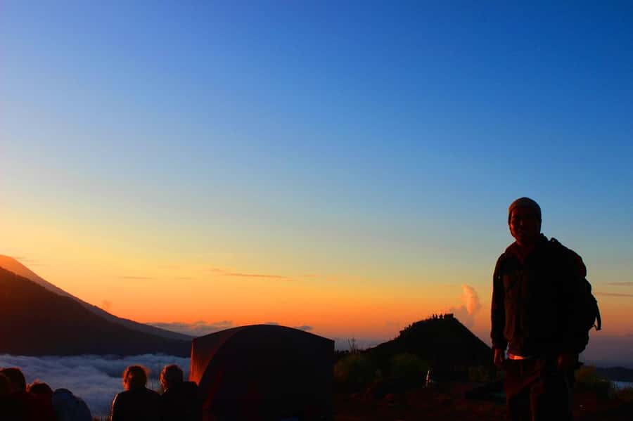 Bali: Mount Batur Sunrise Hike with Breakfast & Hot Spring - The Hike in the Dark: What Makes the Trek Manageable