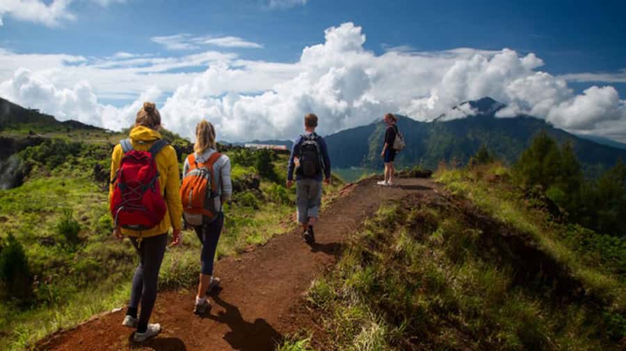 Bali: Mount Batur Sunrise Trek with A Female Guide - Pickup and Meeting Point at Mt Batur Lounge: Easy Start, Clear Focus