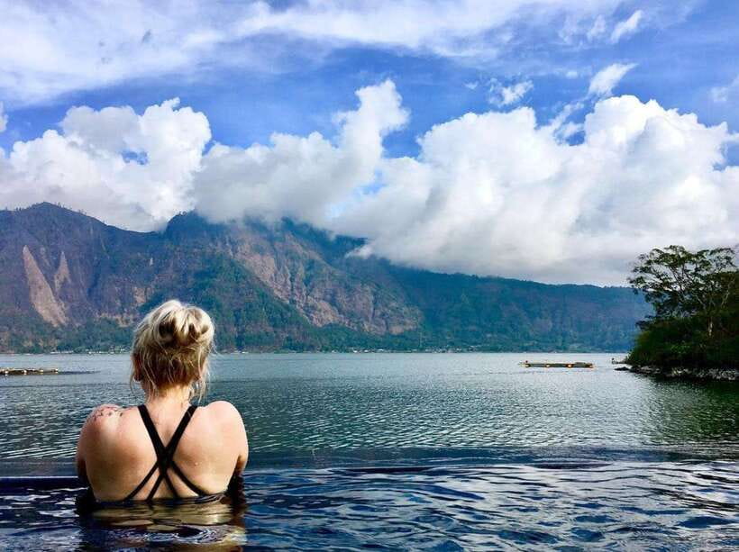 Bali: Sunset Mount Batur Jeep and Hot Spring All Inclusive - The Coffee Plantation Stop: Tea and Coffee, Plus a Glimpse at Local Life