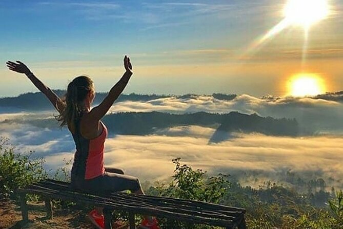 Batur Sunrise Trekking - The sunrise payoff: breakfast at the summit you will actually appreciate