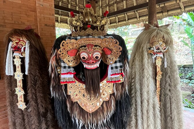 Best Bali Private Full Day Tour to Visit Ubud Village - Kintamani Batur Volcano - Stop 6: Ubud palace area, markets, and dance in the open yard