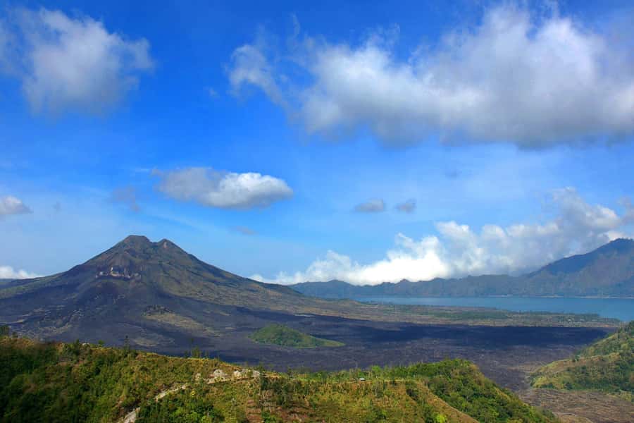 EAST BALI TRIP : BESAKIH TEMPLE/LAKE BATUR/TIRTA EMPUL - Lake Batur and Kintamani: crater-lake views, plus a reality check on clouds