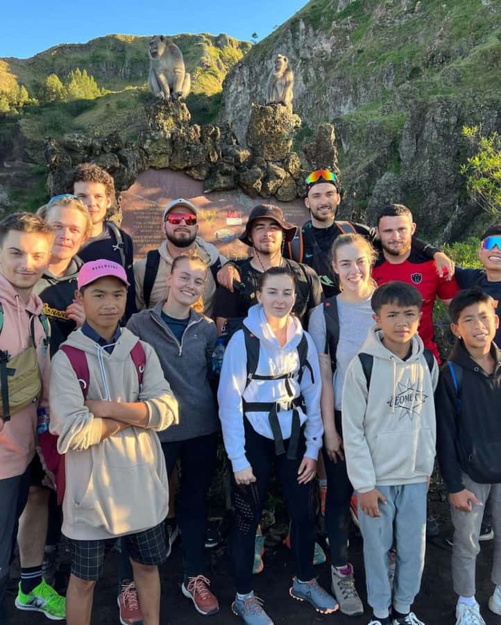 Experience the Majestic Mounth Batur Sunrise Trekking - Summit Moments: Sunrise Over the Clouds, Summit Breakfast, and Crater Time