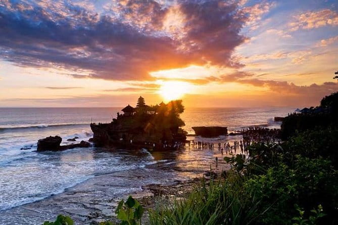 Full-Day Ubud Village including Mt Batur Tirta Empul and Sightseeing Tour - Celuk Village: silverwork that starts with ceremony roots