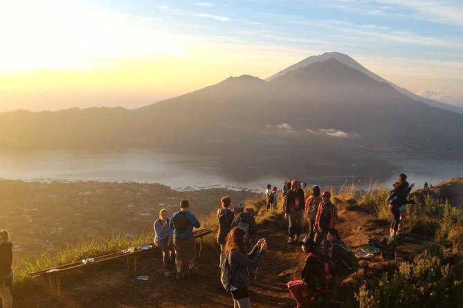 Magical Sunrise Trekking at Mount Batur - The 2:00 AM Start, Pickup Timing, and How to Handle the Shock
