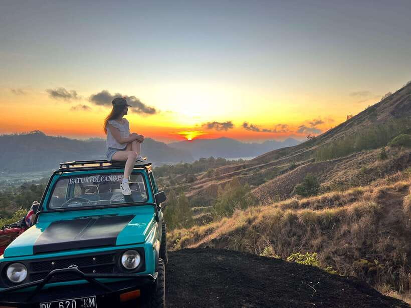 Mount Batur Jeep Sunrise & black lava with breakfast - Prapen Temple photo stop: respectful, quick, and scenic