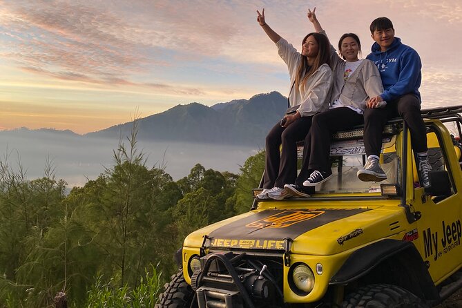 Mount batur jeep sunrise with breakfast - Pickup, Village Passing, and the First Real Sense of Place