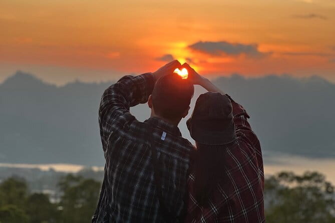 Mount Batur jeep Sunrise with Photographer - Mount Batur First Light, what you’re actually seeing up high