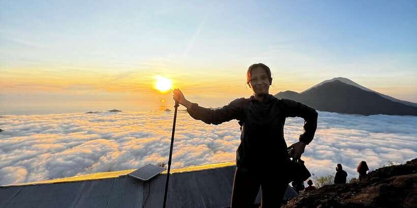 Mount Batur Sunrise Hike Breakfast & Hotel transfer - Meeting the local guide: safety briefing plus hike gear