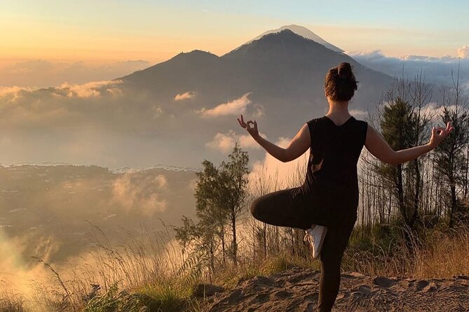 Mount Batur Sunrise Trekking with Breakfast - All Inclusive Tour - Climbing Toward the Caldera: What the Trek Feels Like
