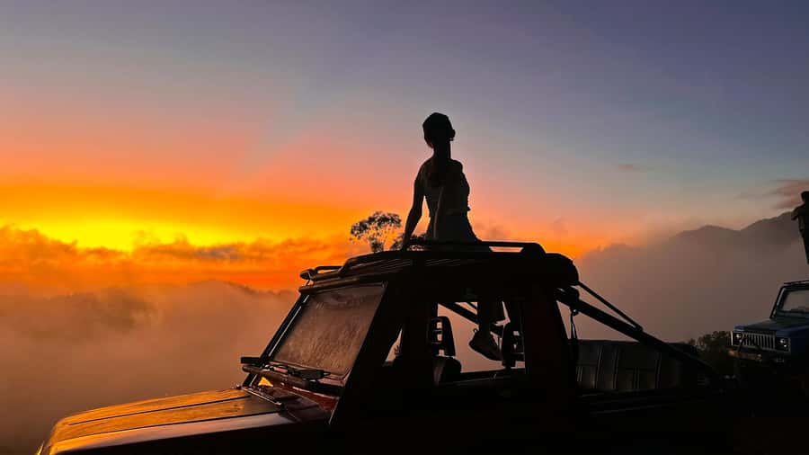 Mount Batur: Sunset/Sunrise 4WD Jeep Tour with Photographer - Sunrise or Sunset: Picking the Right Time Slot