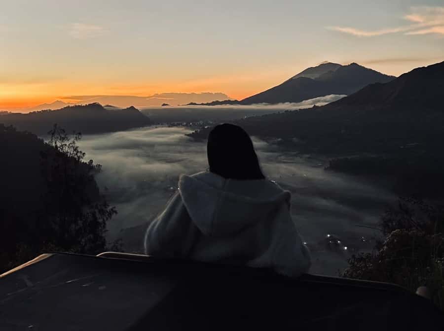 Mount Batur: Sunset/Sunrise 4WD Jeep Tour with Photographer - Included Comfort Items That Matter at 2 AM