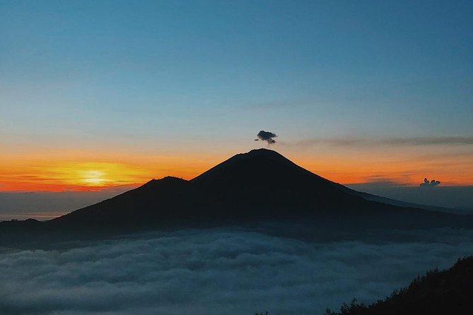 Mount Batur Volcano Sunrise Trekking With Ubud Rice Terrace - The sunrise moment: what you are actually chasing