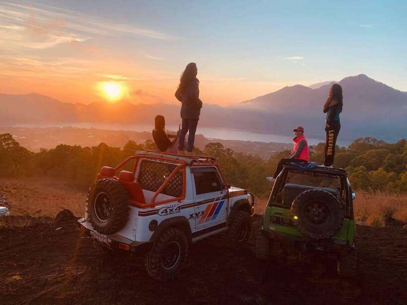 Mt. Batur Jeep Sunrise Trip - The Viewpoint Sunrise Window: Where the Day Changes