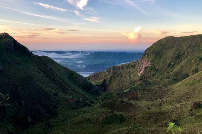 Mt batur Sunrise Trekking and Natural Spring Tour - Breakfast at the top: real food for a cold, early climb