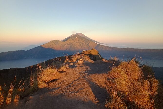 Private Mount Batur Sunset Trekking - All inclusive tour - Reaching the top around sunset, and making the view last