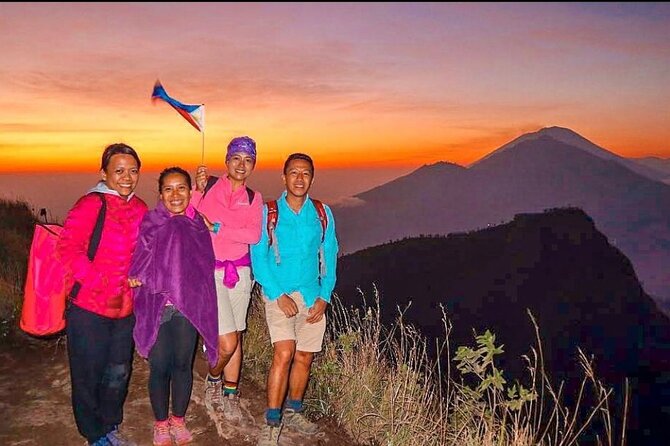 Sharing Batur Volcano Sunrise Trekking and Breakfast - Summit breakfast and snacks while the island wakes up