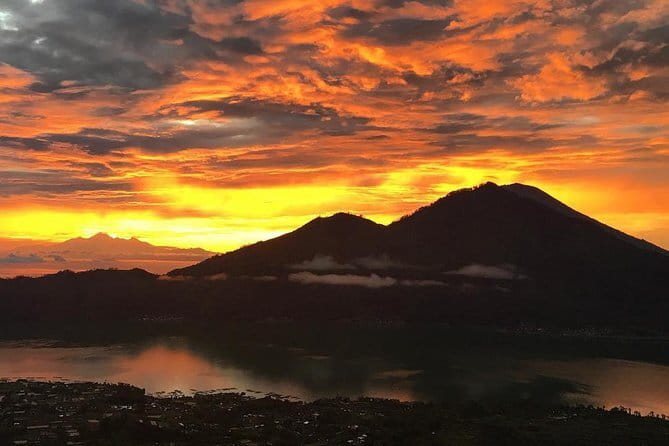 Sunrise Hike + Breakfast with Local Guide & Hotel Pickup - The climb to Mount Batur: pace, route, and summit timing