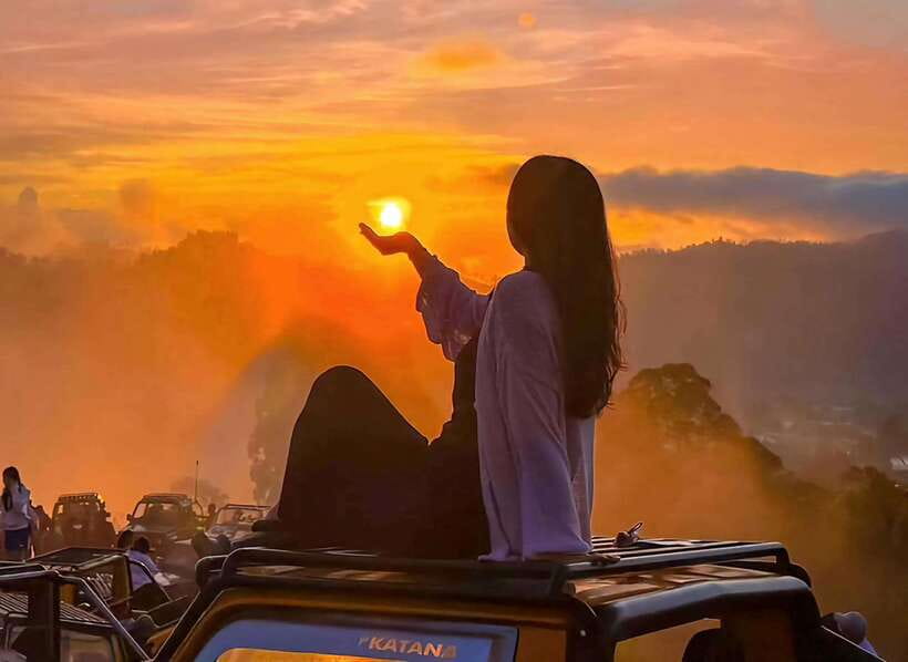 Ubud: Mount Batur Jeep Sunrise, Hot Spring in one day - Sunrise at Mount Batur viewpoint: worth it, but manage expectations