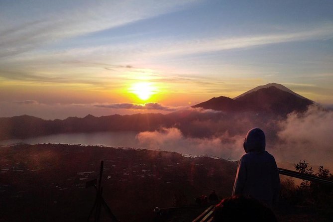 Watch the sunrise from the top of Mount Batur volcano - Volcano-steam breakfast and hot drinks: how you get fueled before sunrise