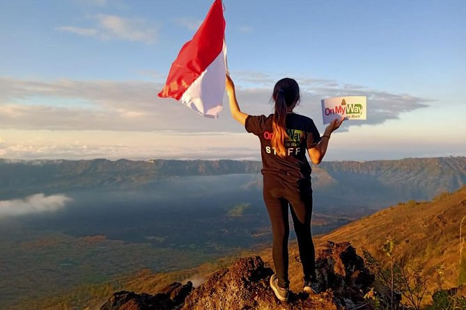 Watch the sunrise from the top of Mount Batur volcano - Watching the sunrise from the summit: the views, the crowds, and the reality of timing