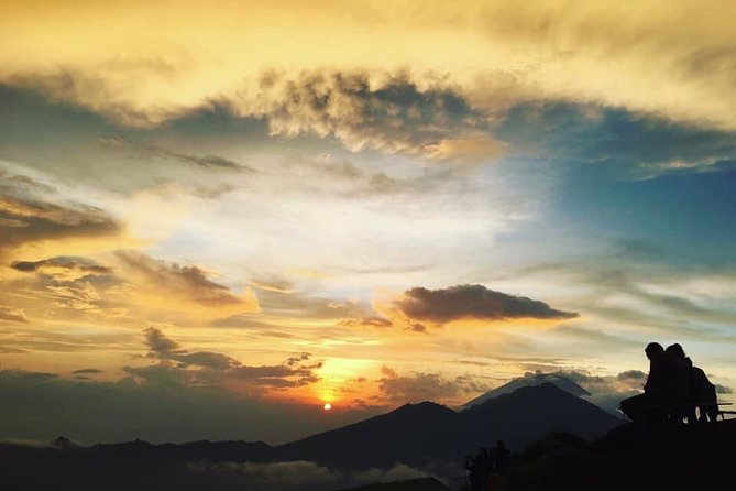 Watch the sunrise from the top of Mount Batur volcano - Night hiking up Mount Batur: flashlights, footing, and pacing in the dark